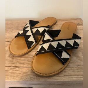 TOMS Women's Black and Cream Geometric Sandals